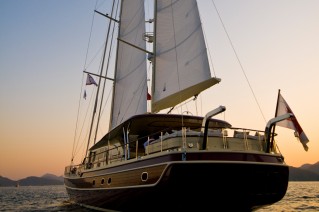 Sailing Yacht DAIMA - Aft at Sunseet
